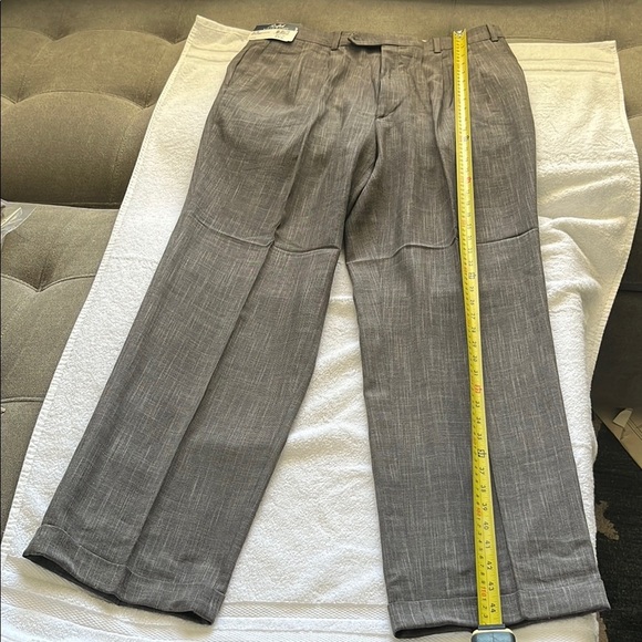 Ralph Lauren Gray Dress Pants with Classic Straight-Leg Cut - Picture 4 of 12